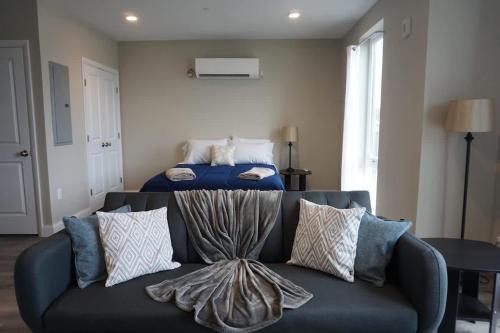 Chelsea House | 36 Modern Studio Secured Apartment Long-term stays