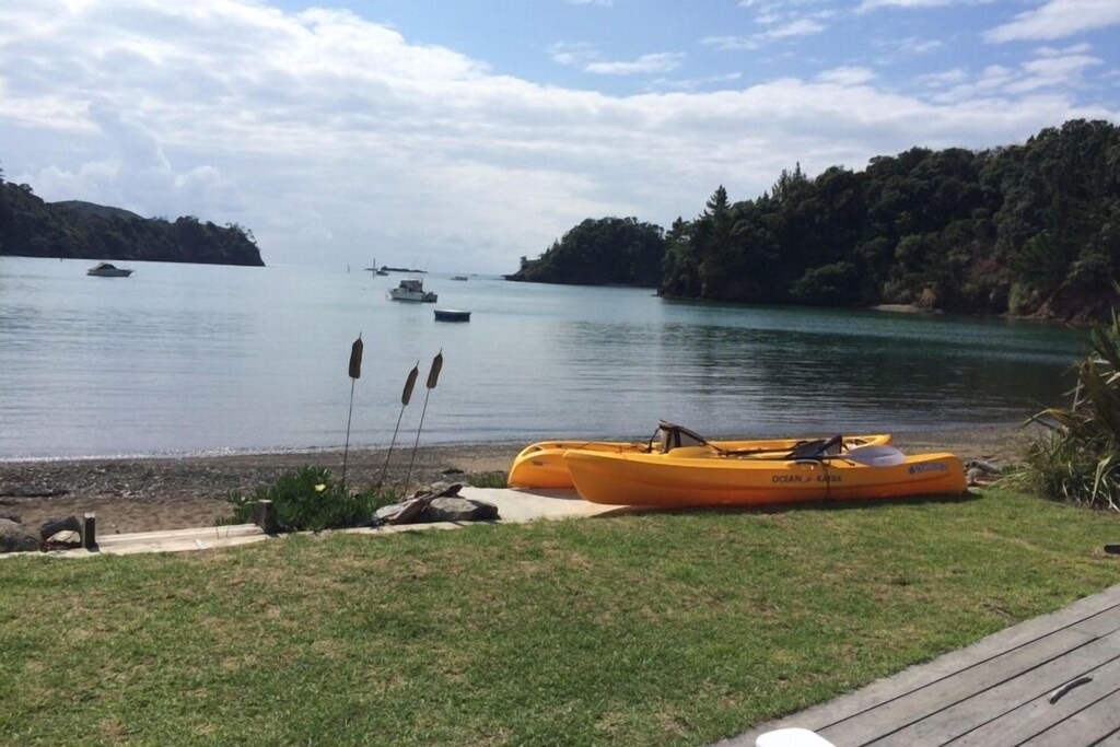 Tutukaka Apartment | 36 Steps to the Beach - 2 beautiful Cabins