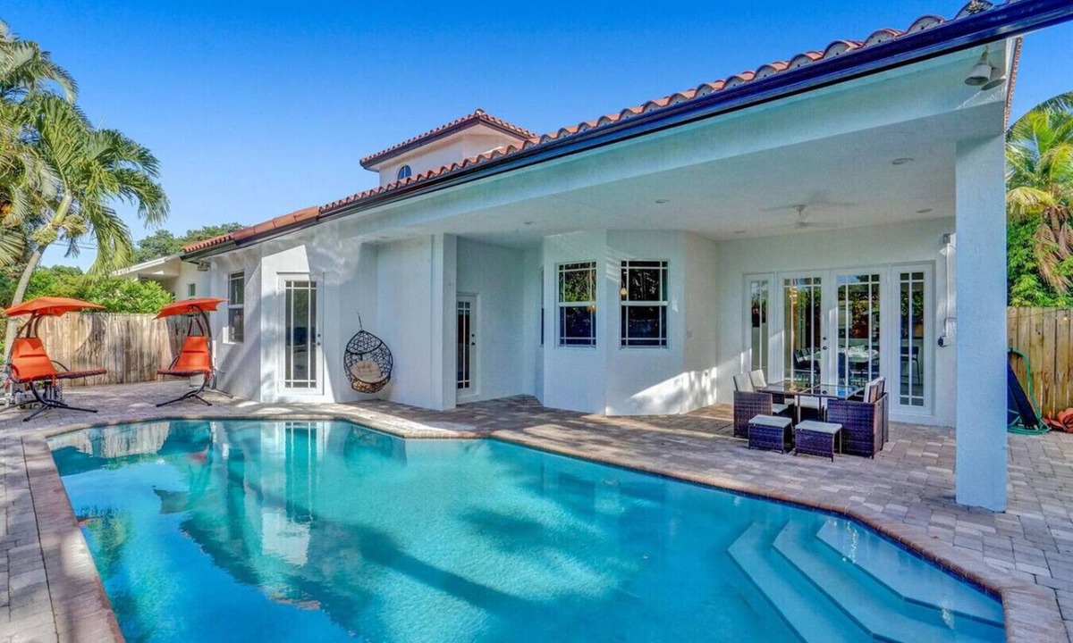 River Oaks House | 3600sf /Pool/Gameroom