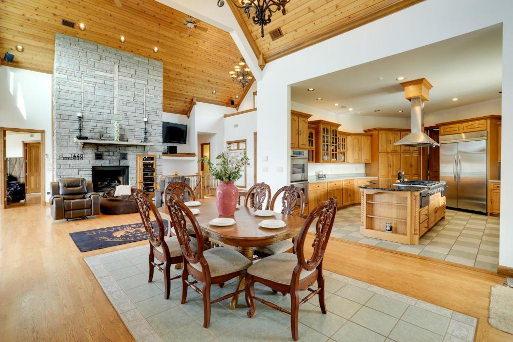 Fairfield Bay House | 366 Shared Acres, Lake Access: Ozark Getaway!