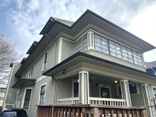 Eugene Hotel | 376 Eugene Guest Rooms