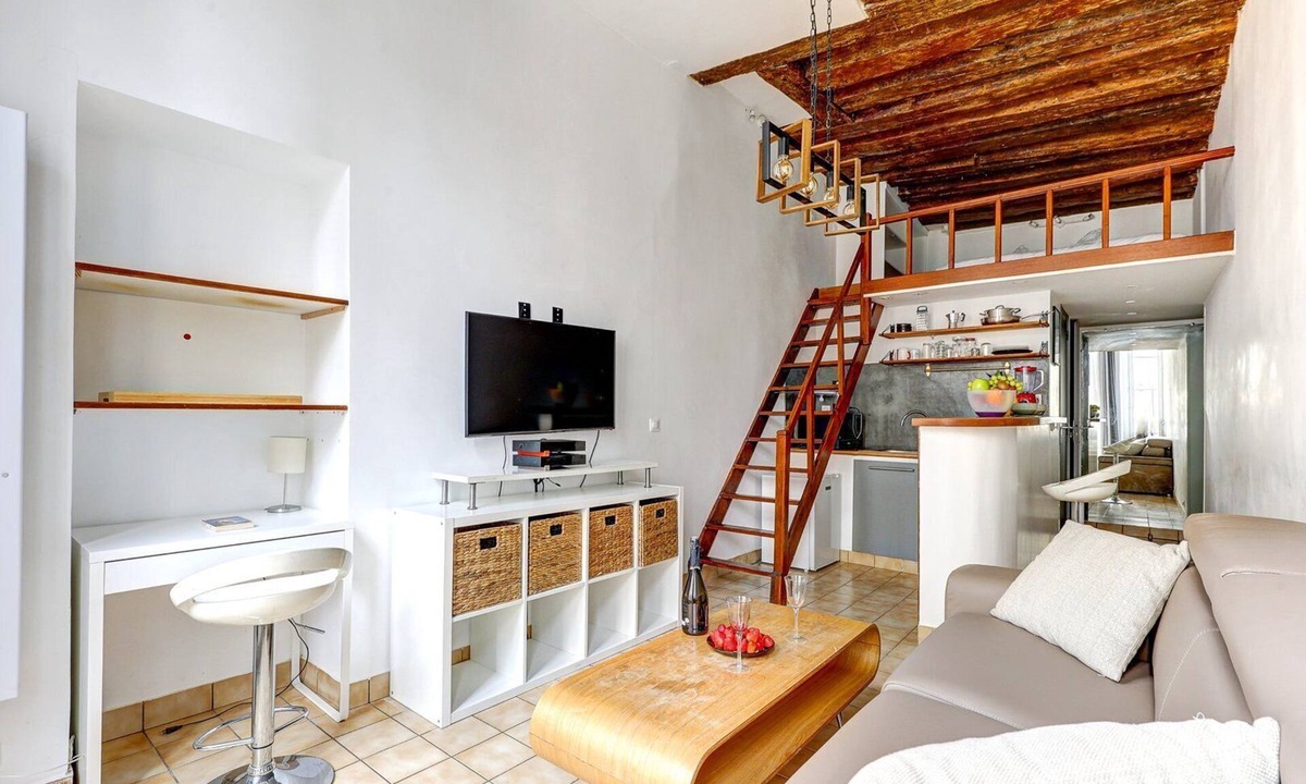 Saint-Merri Apartment | 378 Suite Verrerie - Superb studio in Paris