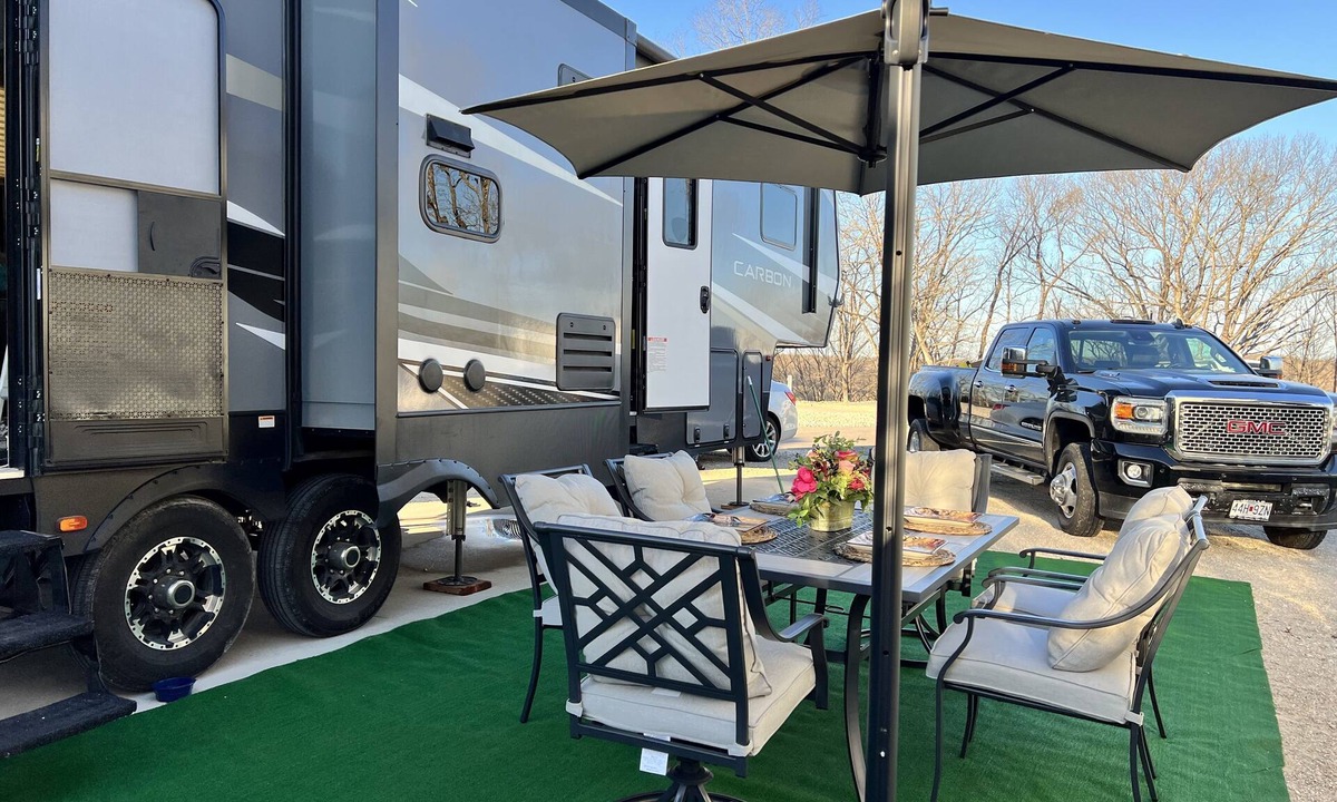 Gravois Mills House | 38 ft RV-Amazing View-Water Park-Restaurant