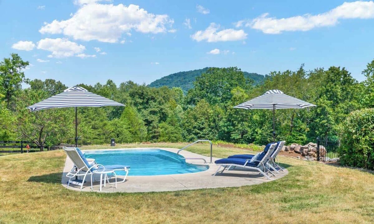 Dyke House | 39-Acre Retreat: Mtn Vistas, River, Pool & Trails
