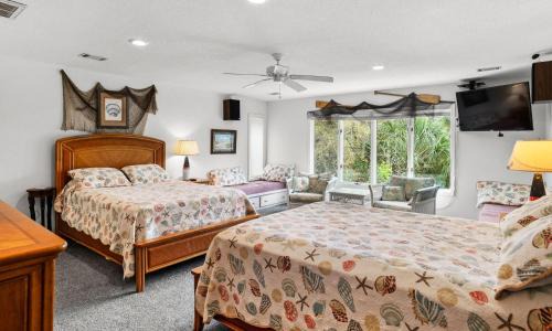 Saint Helena Island House | 395 Tarpon Blvd