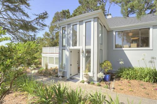 Hatton Fields House | 3950 Fuente de Cantos home
