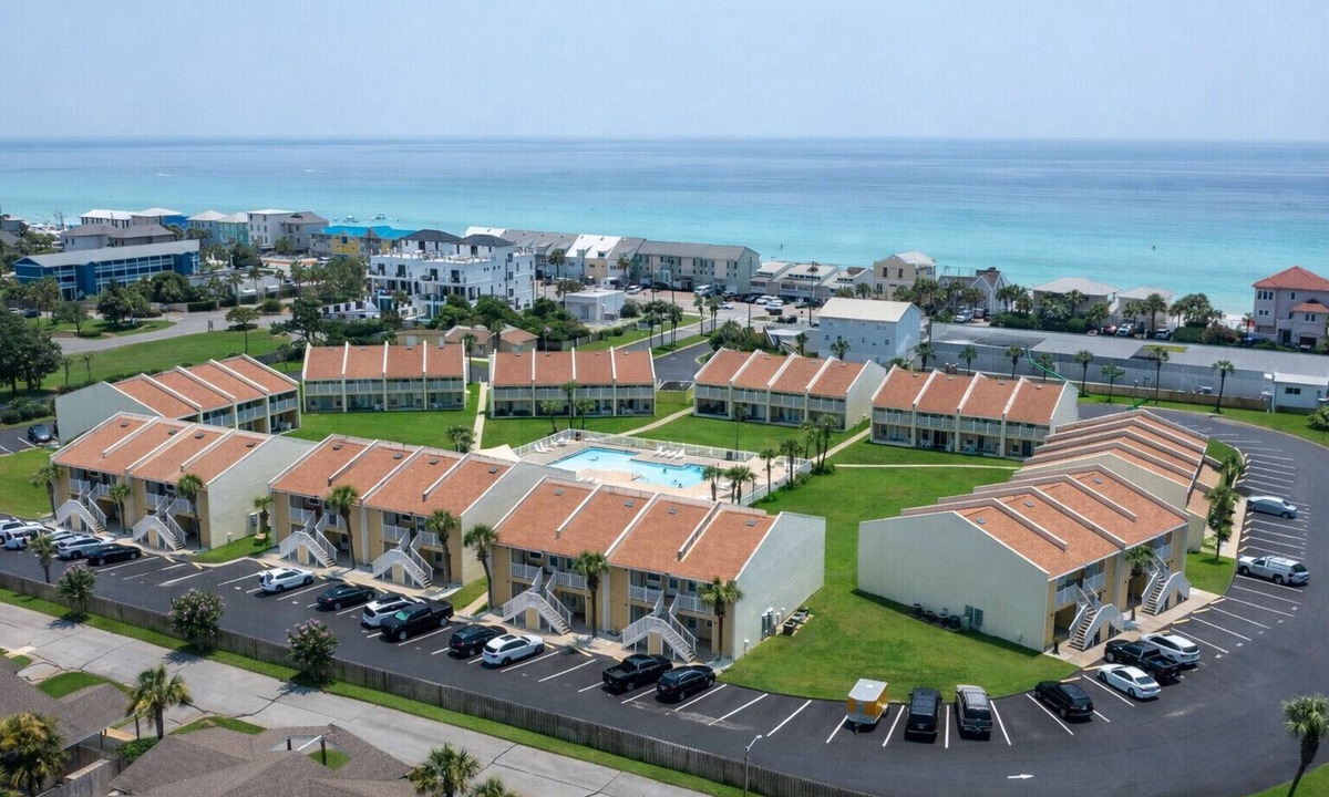 Miramar Beach Ski Chalet | 3A, Rumrunner Retreat