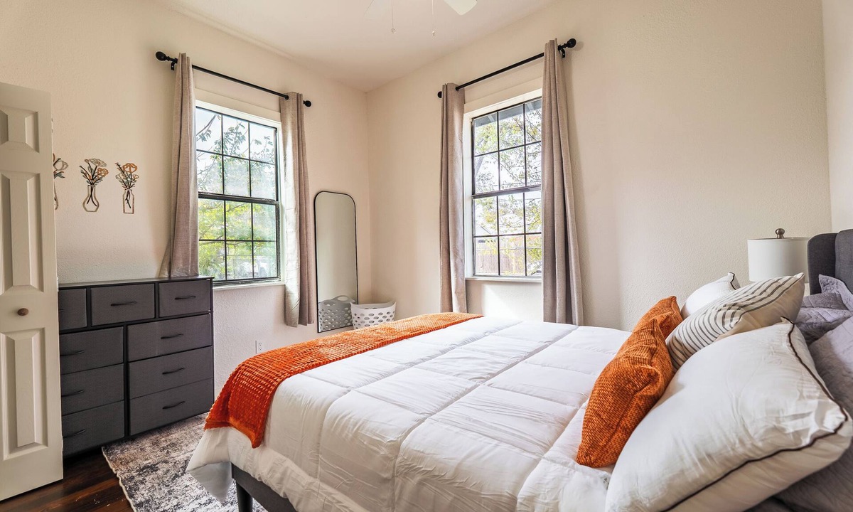 Greenville House | 3BD/2BA Dedicated Workspace, King Bed, Pets Welcome