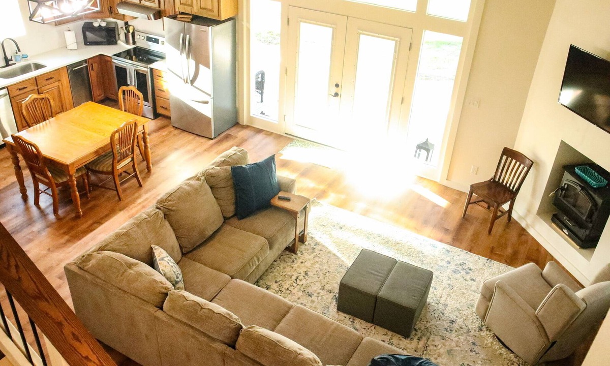 Athens House | 3bd 2bth Barndominium home is 17 mi from Canton 1st Monday. Hunting and fishing