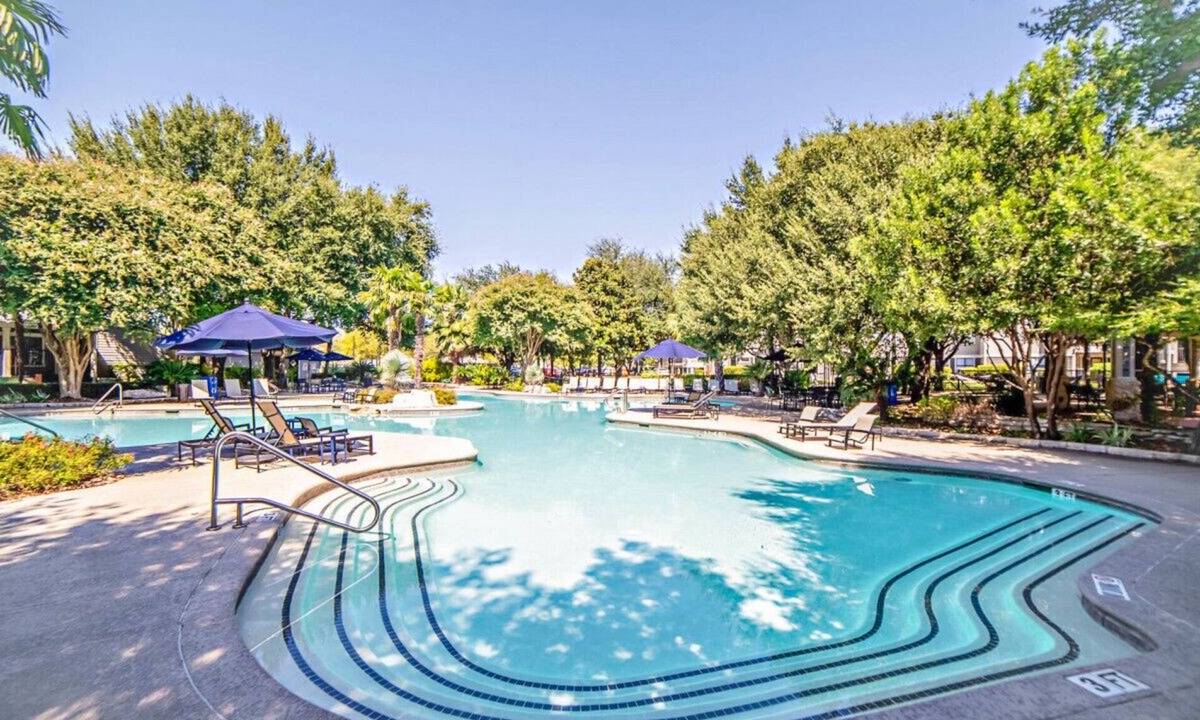 Pleasant Valley Apartment | 3bd Apt near Downtown Austin