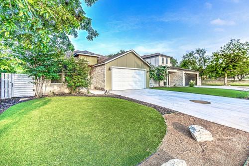 Cottonwood Shores House | 3BD Escape for 8 with Fire Pit & Patio Near Lake LBJ