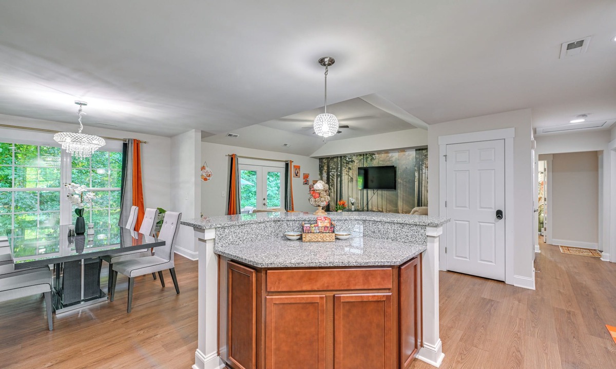 Paw Creek Cottage | 3BD House W/quiet Living, City Access: 6Mi to Dtwn