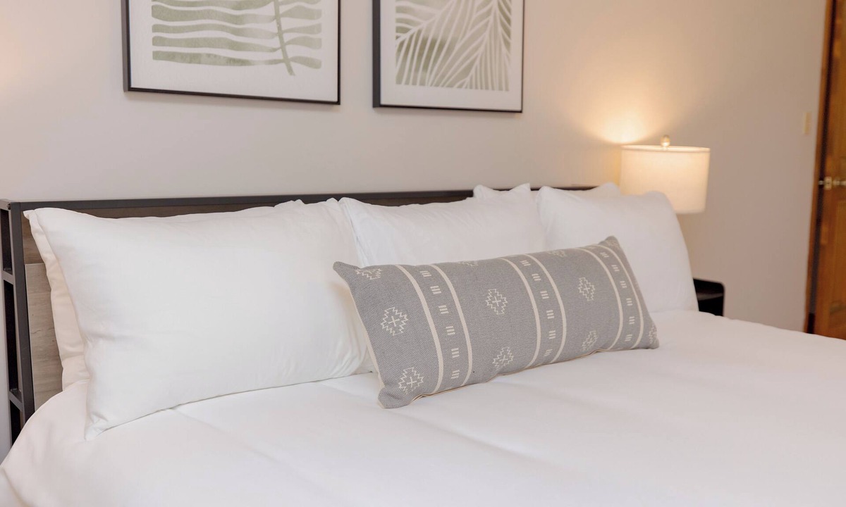 Warner Robins House | 3BD Pet Friendly | Close to RAFB | 2 Car Garage