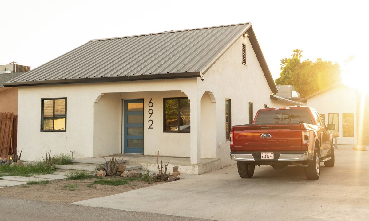 Brawley House | 3bd3ba, Kingbeds, New build, 75" TV, Full Kitchen, W/D