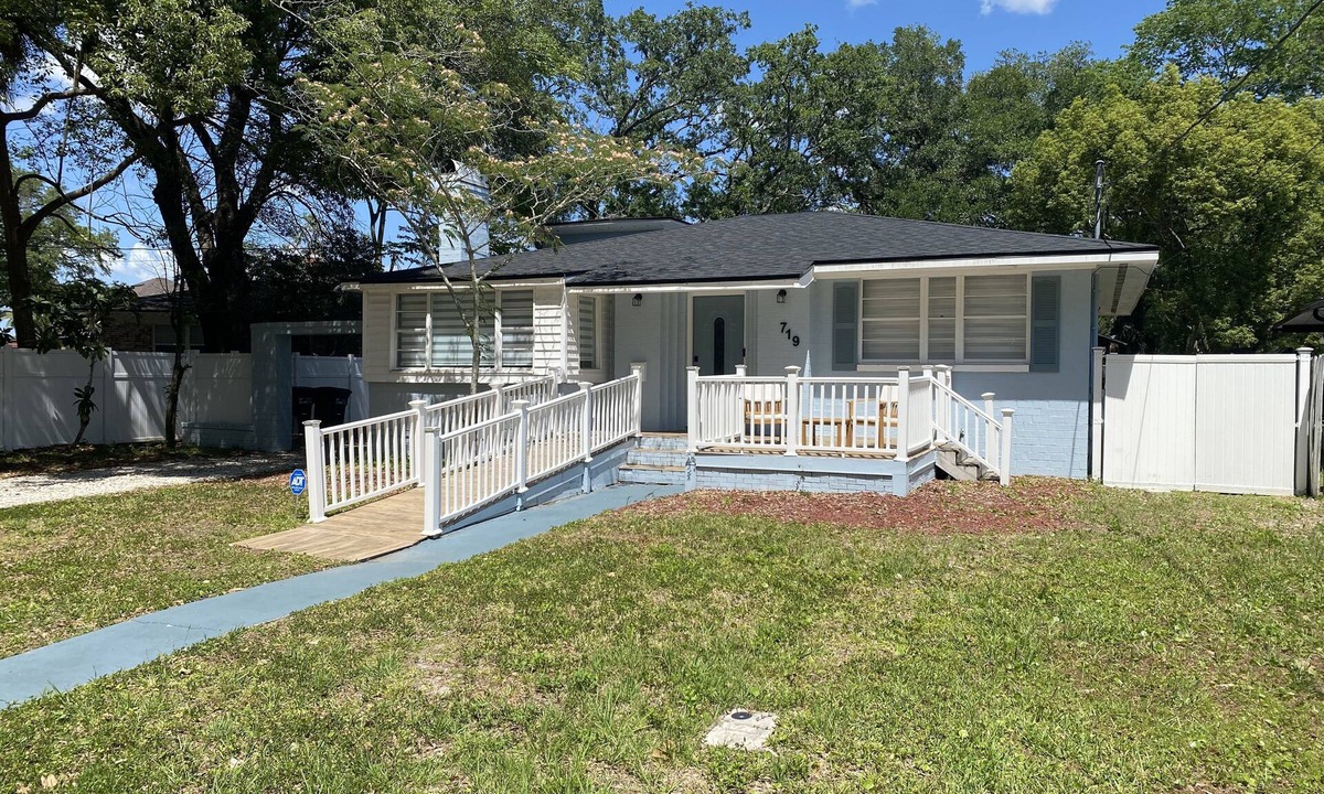 Southbank House | 3Bed, 2 Bath San Marco house on