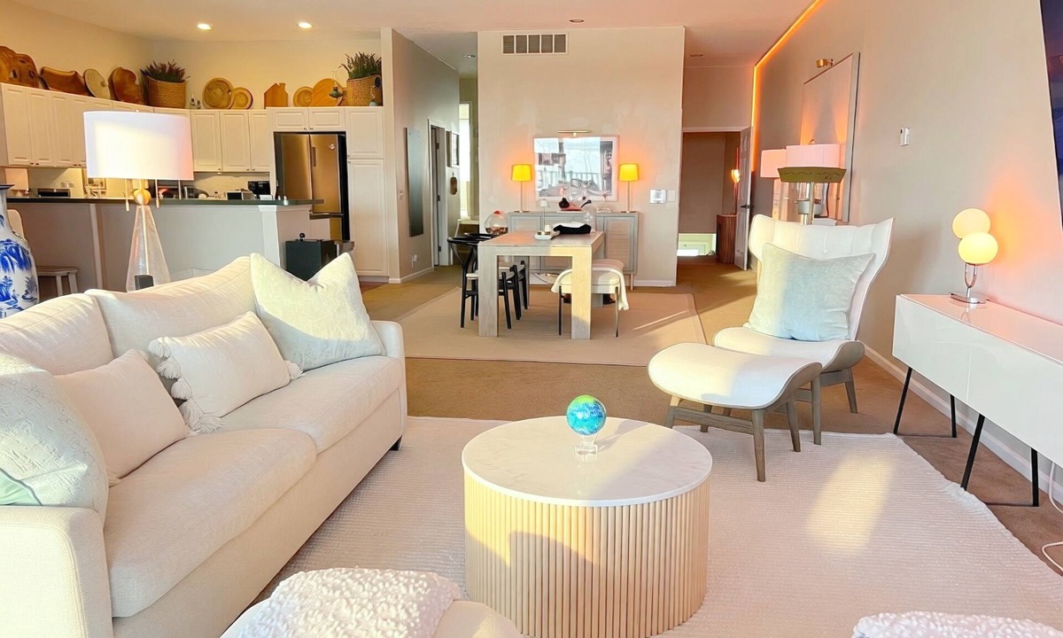 Petoskey Condo | 3bed -2bath Retreat Sleeps up to 9 w/Amenities+LargerTerrace+Bay Views & Sunset!