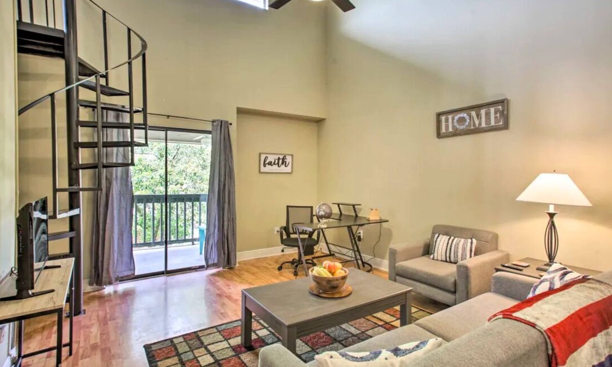 Highlands - Perkins Condo | 3Bed/3Bath Condo 3 miles from LSU