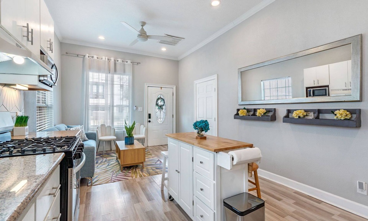 Washington Ave./ Memorial Park House | 3BED/3BATH in Houston's Heart: Heights-Montrose-Downtown