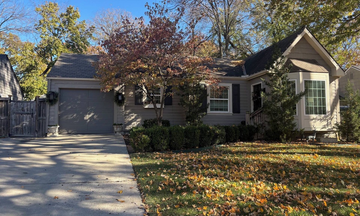 Fairway House | 3bedroom/2bath house in Fairway only 2.5 mi to CC Plaza-plan a World Cup stay!