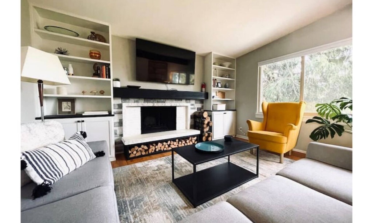 Seattle Metro Area House | 3BR/1BA Mid-century Birch Haven