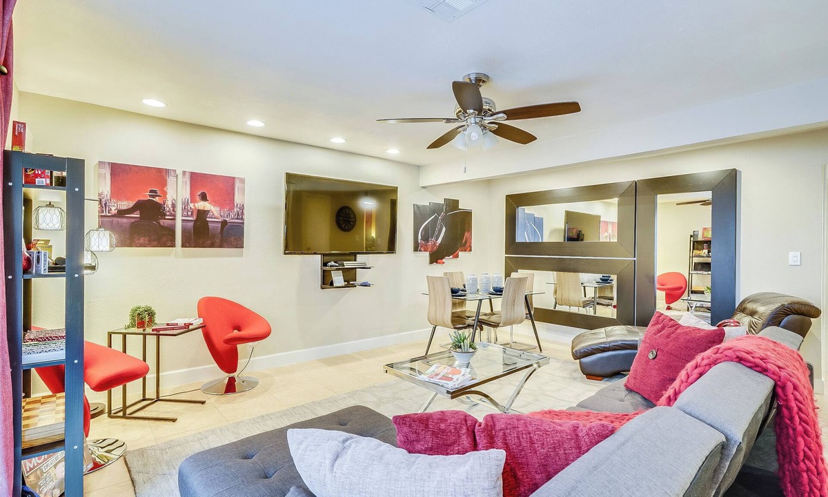 Scottsdale Estates Nine House | 3BR/2 Bath w/Pool & Hot Tub- Scottsdale Entertainment District