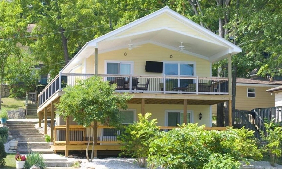 Osage Beach House | 3BR/2BA Lakefront Property, Includes Boat Slip