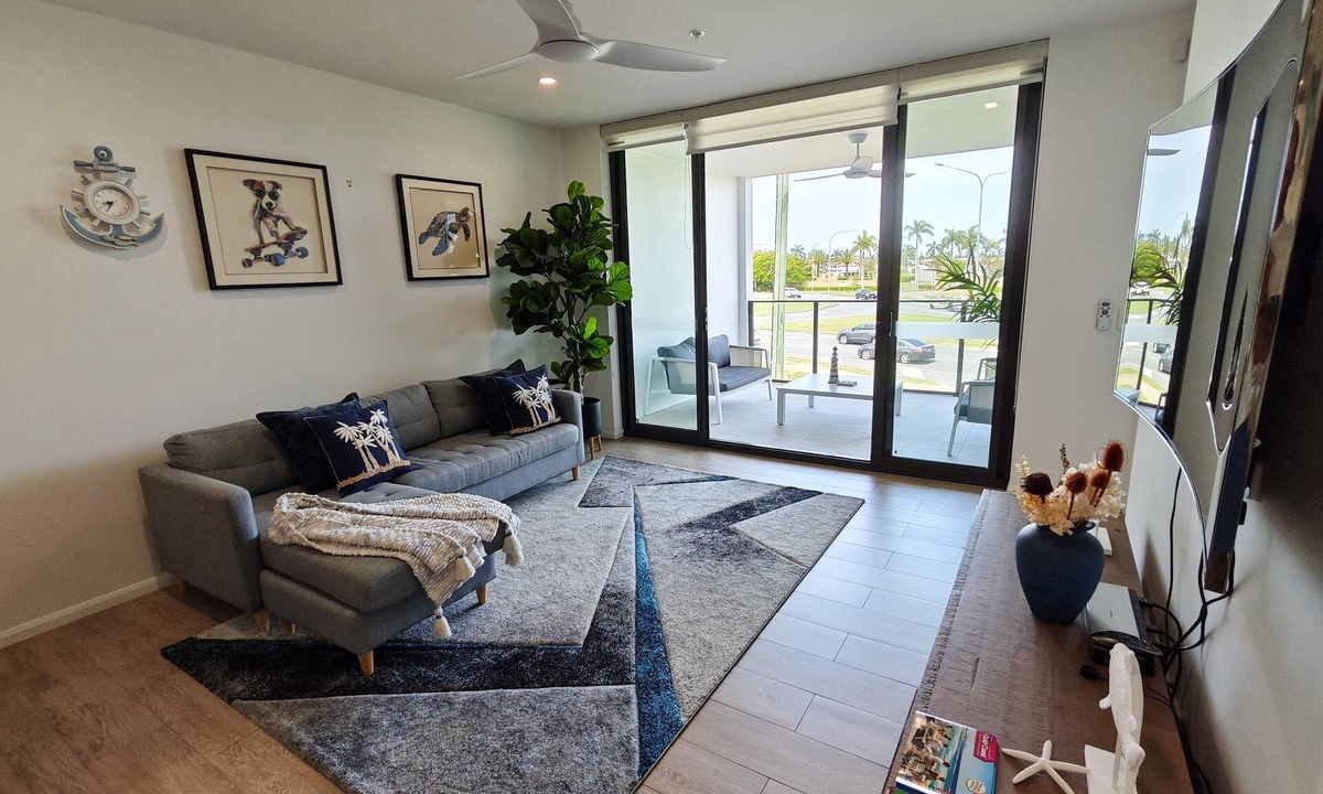 Gold Coast Apartment | 3BR, 2BA Unit with Pool, Parking & BBQ in Gold Coast