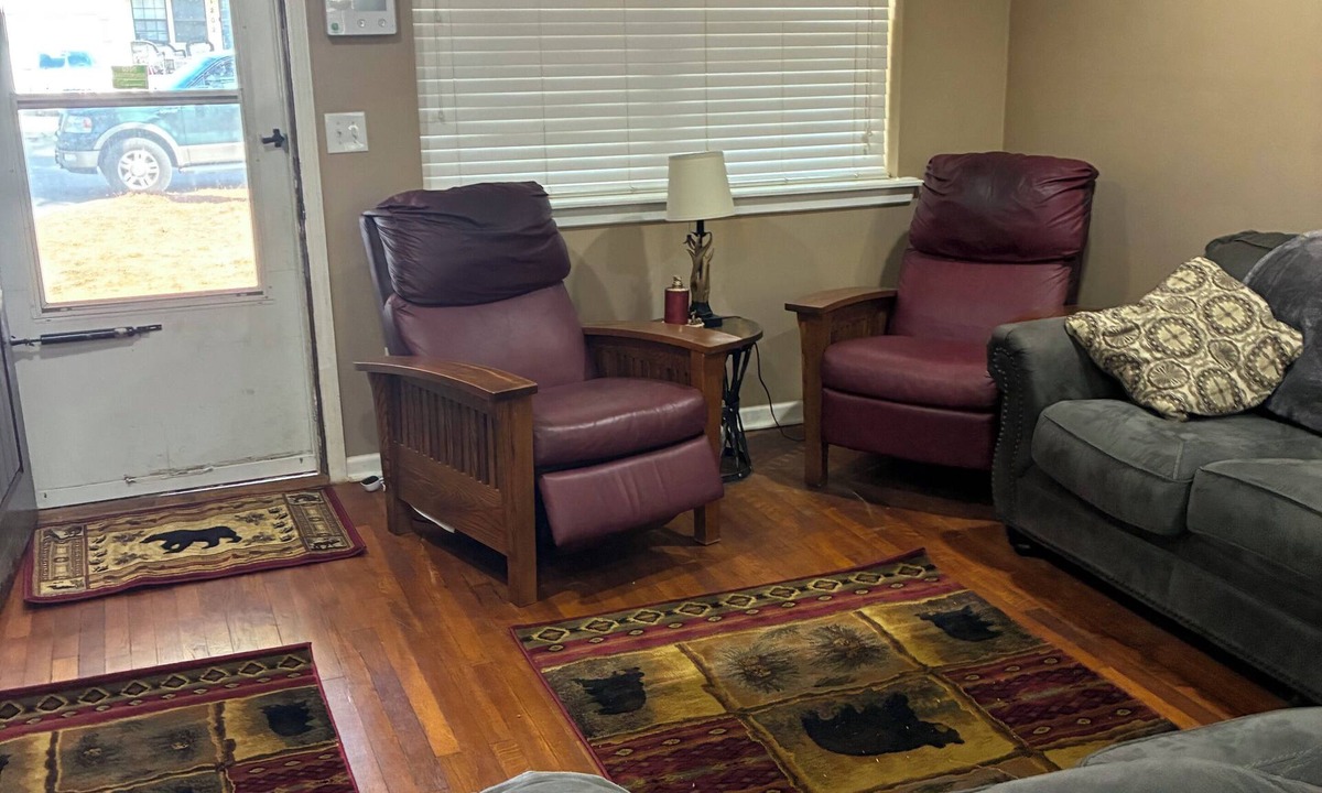 Shawnee House | 3BR 2bath house, large kitchen, fenced backyard,deck&wheel chair ramp on back.
