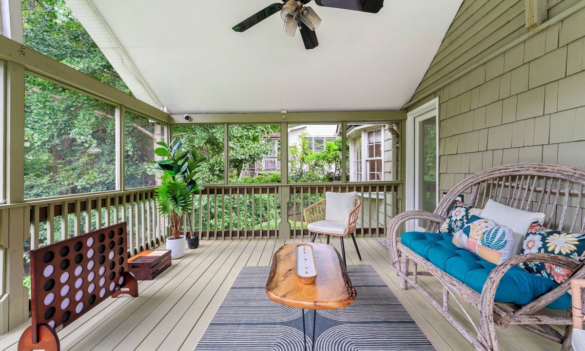 Oakhurst House | 3BR Bungalow by Oakhurst - Decatur