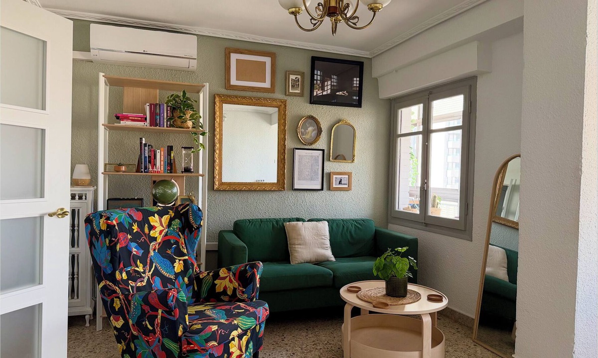 La Almozara Apartment | 3BR Cozy Apartment 5 min from AVE Station
