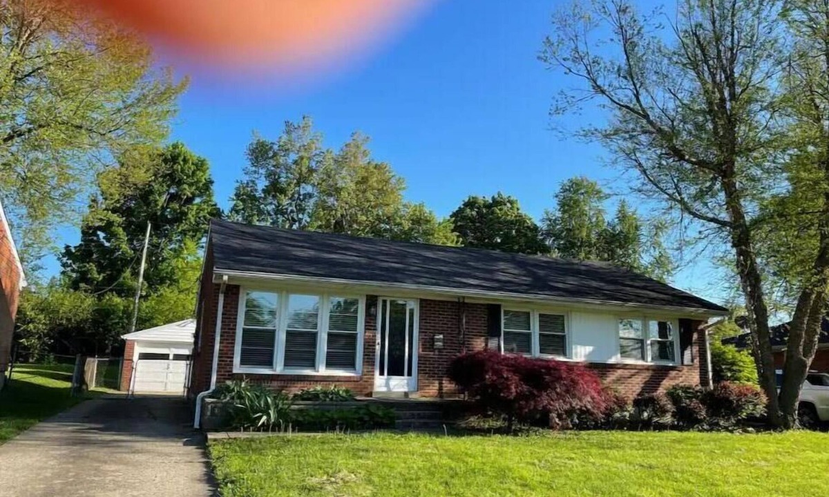 Woodland Hills House | 3br, fenced, patio, desk, garage, 4 TV's