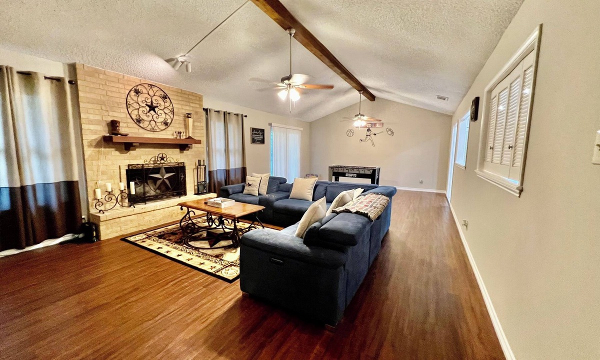 North San Antonio - SAT House | 3BR Furnished Retreat w/Yard, BBQ & Fast Wi-Fi – San Antonio