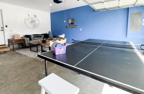 Donelson House | 3BR Game Room Sleeps 10 Near Opry & Broadway