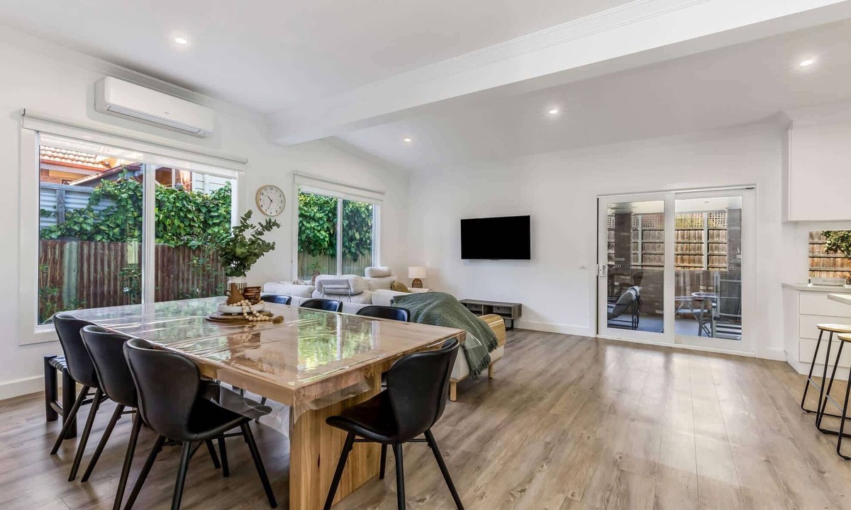 Bendigo House | 3BR Home 1km From Bendigo's CBD