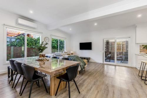 Bendigo House | 3BR Home 1km From Bendigo's CBD