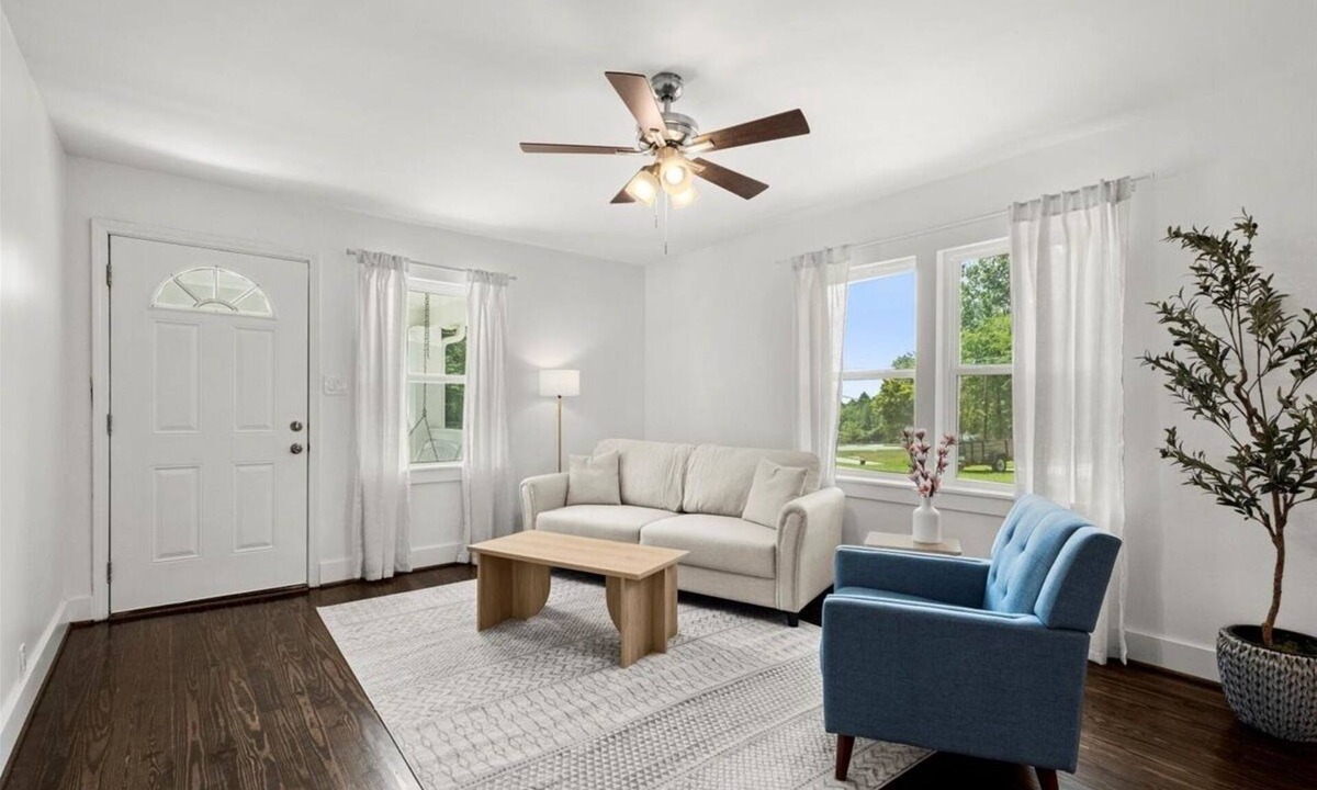 Kennesaw House | 3BR Home w/WiFi & Office Space