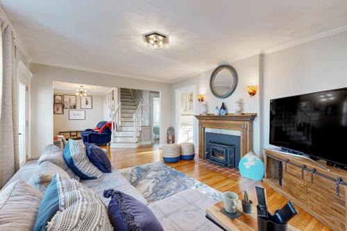 Newton Upper Falls House | 3BR Home with Deck Walkable to Transit and Eateries