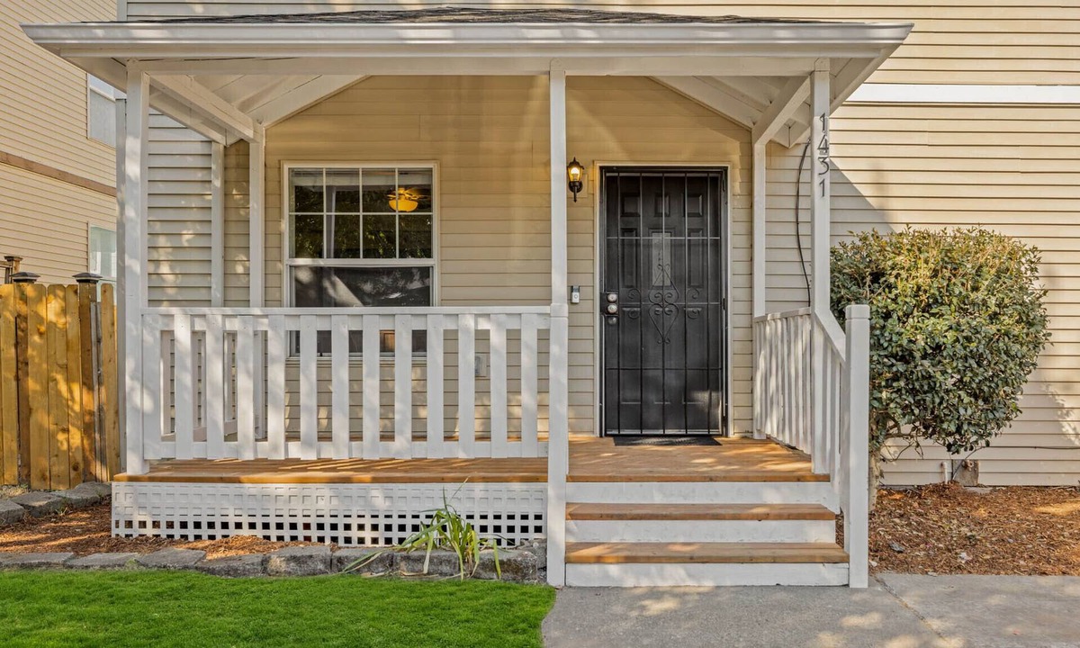 Woodlawn House | 3BR house ready for you.