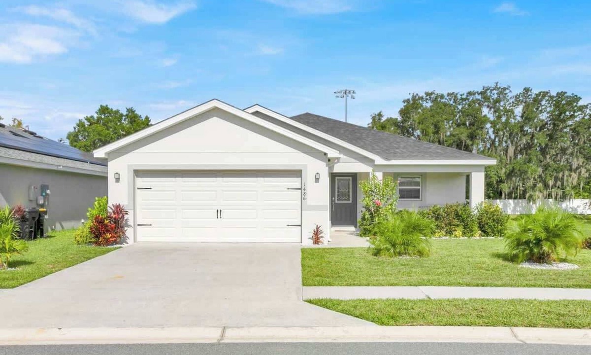 Auburndale House | 3BR House w Backyard & access to Auburndale Trail