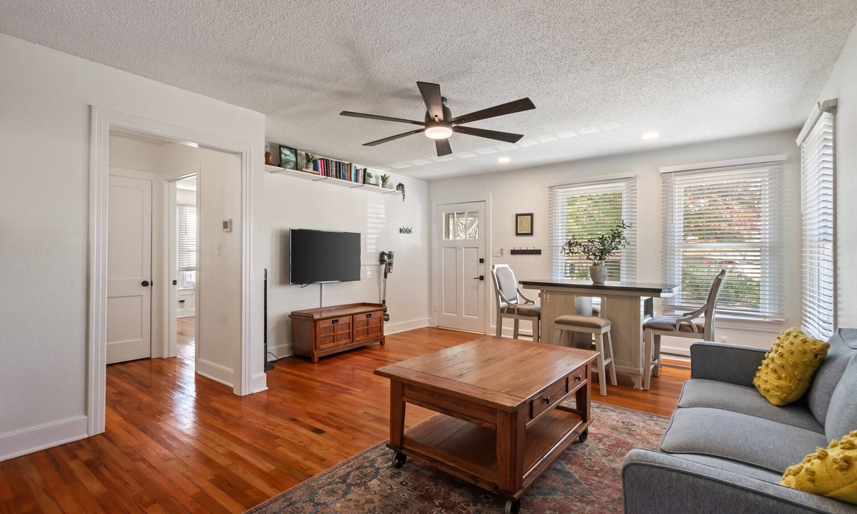 Crestview House | 3BR in Crestview 2 Kings UT Downtown Events Free Parking
