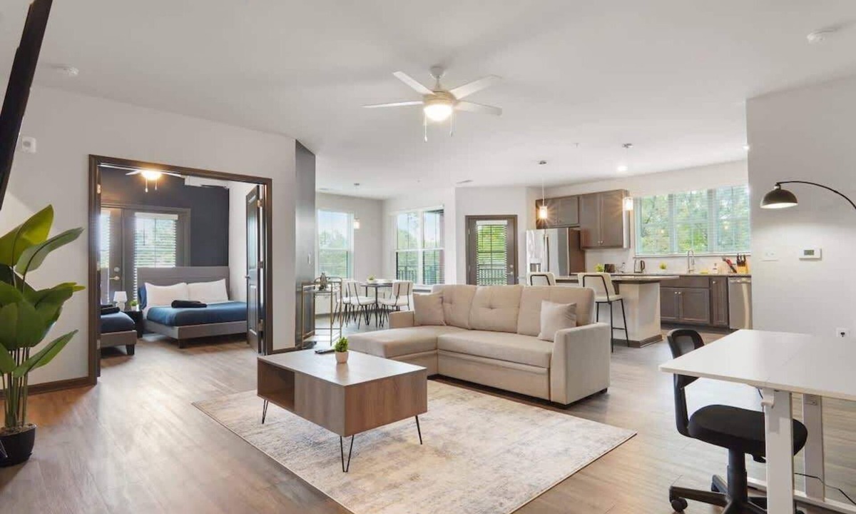 North Raleigh Apartment | 3BR | King Bed | Balcony | North Raleigh