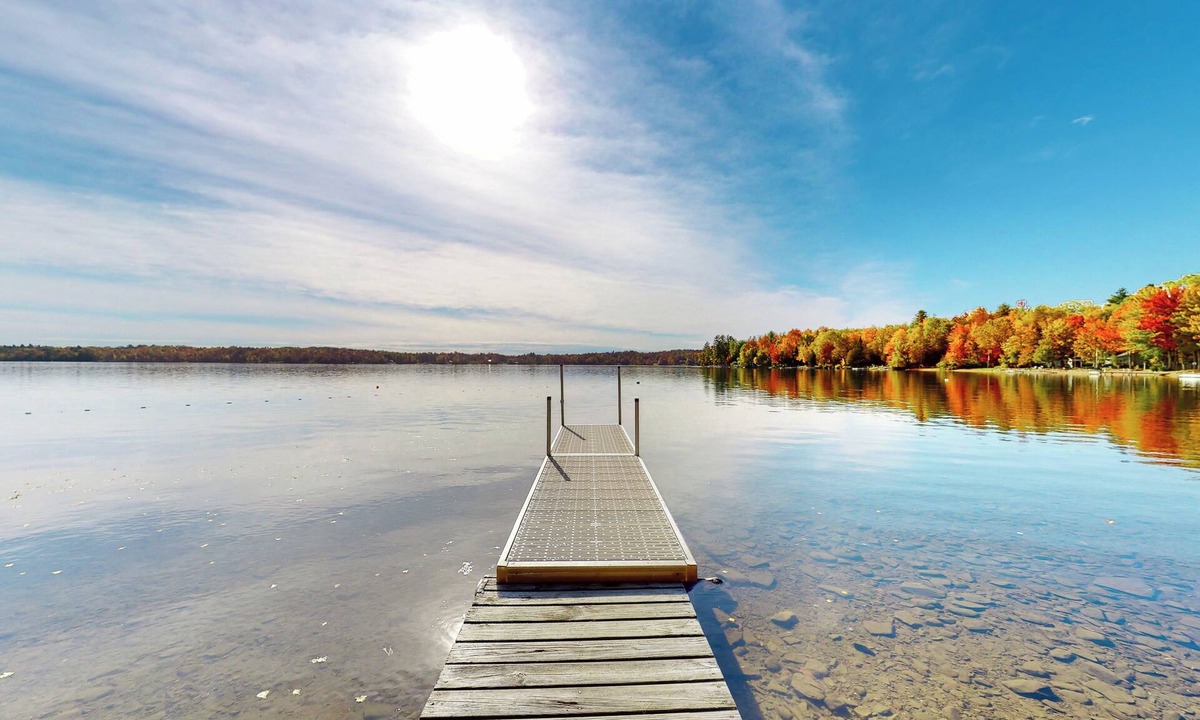 Dexter Cabin | 3BR Lakefront Dog-Friendly w/Dock