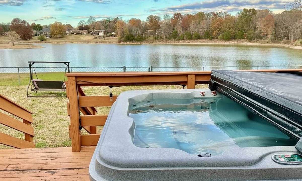 Old Hickory House | ‼️3BR Lakefront in Nashville w/BBQ & Hot Tub
