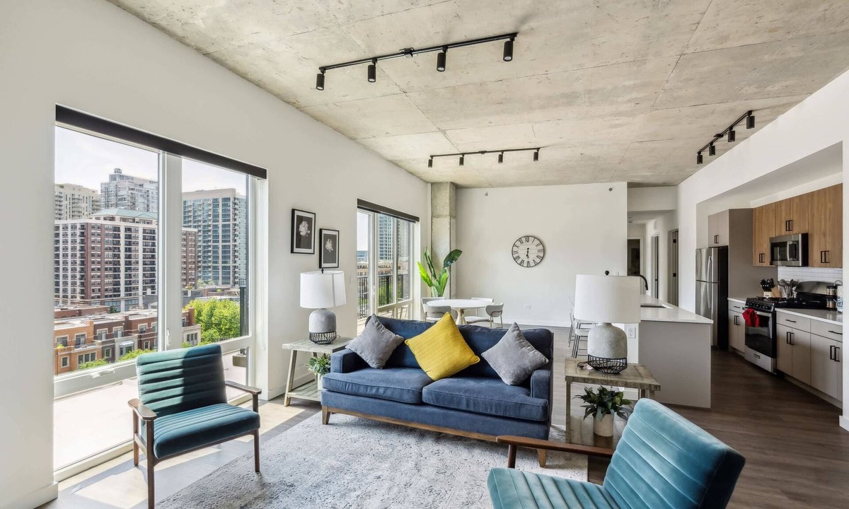 Killgubbin Apartment | 3BR Luxury Suite w/Gym and Balcony