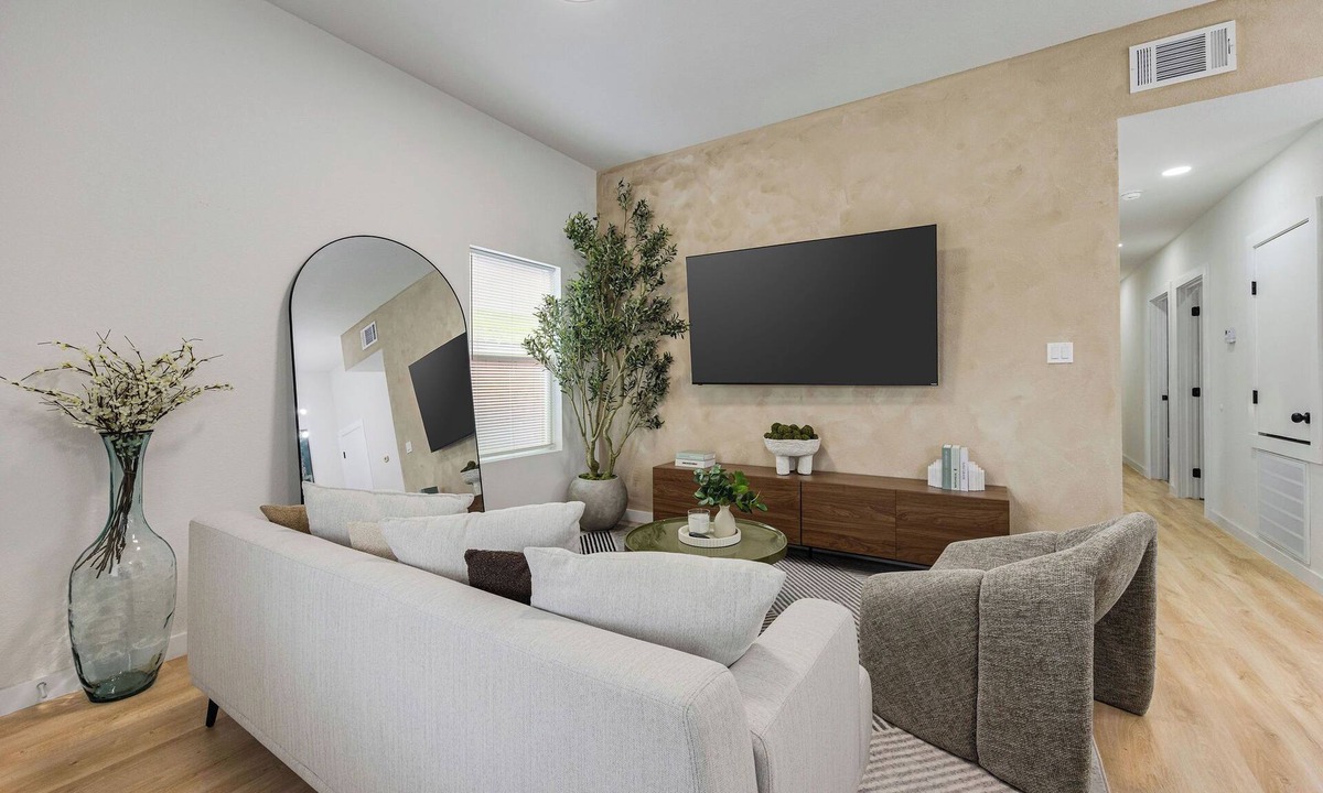 Northeast Houston House | 3BR Modern Home 15 Min to NRG, Downtown & Hobby