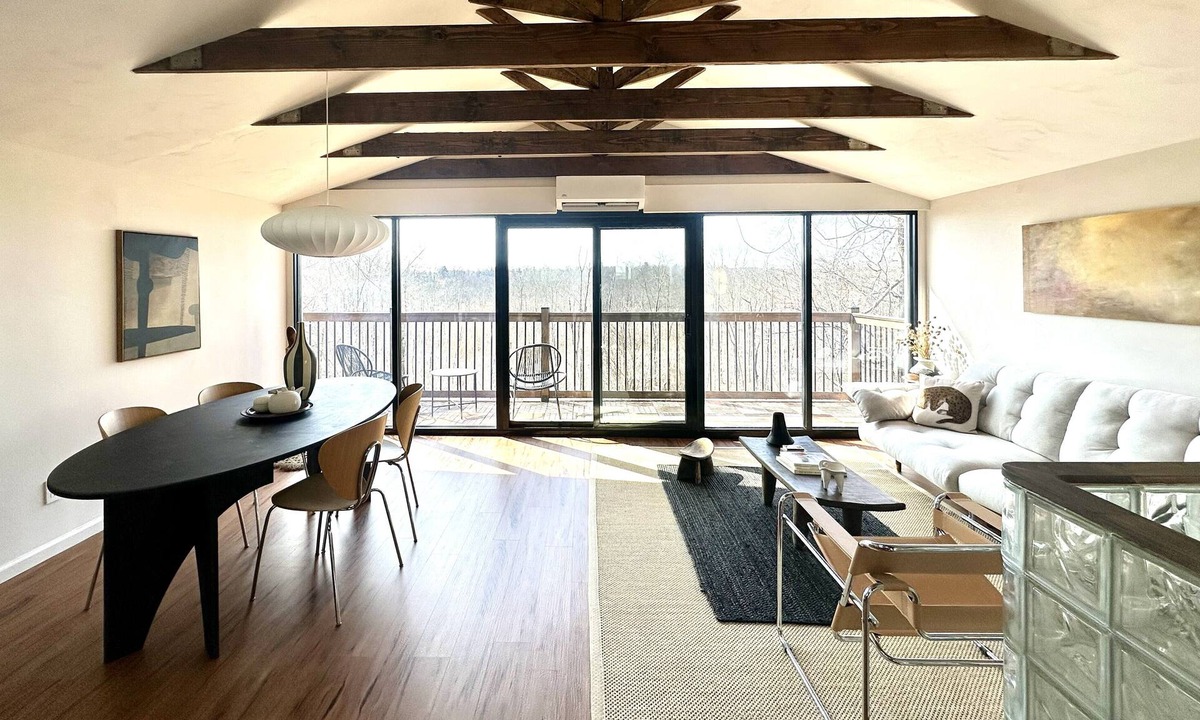 Lincoln Park House | 3BR Modern Home in Kingston - Sleeps 6 -Fire Pit -Game Room -Pet Friendly