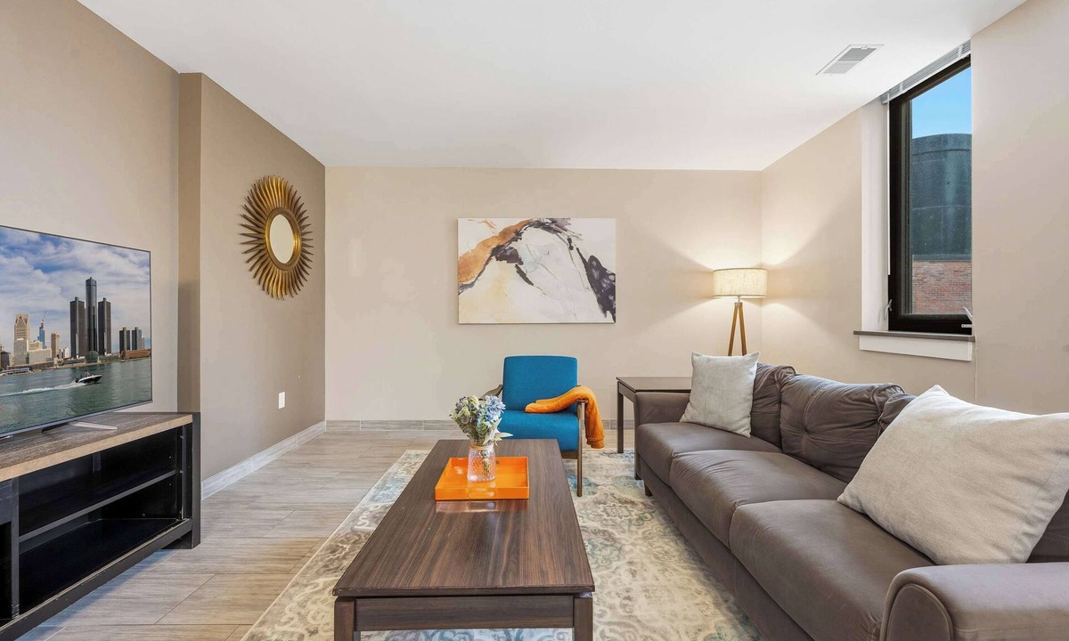 Capitol City Apartment | 3BR Modern & Spacious Downtown Apartment