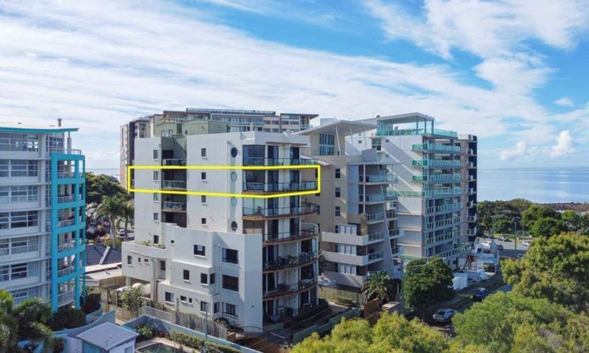 Redcliffe Apartment | 3BR Oceanfront Escape – Steps to Beach & Shops