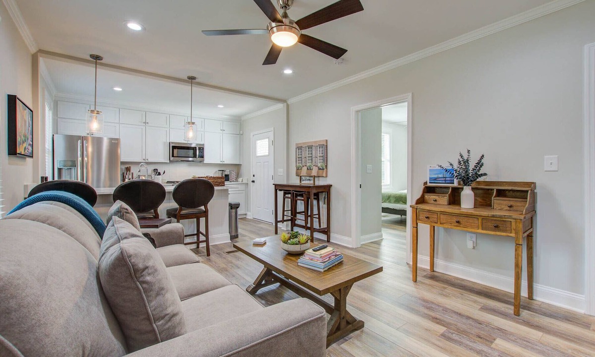 North Charleston House | 3BR Park Circle House – Walk to Dining~Bars~Play