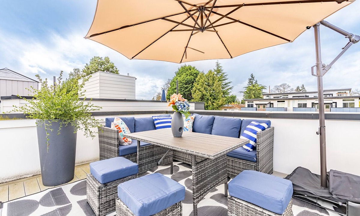Fairmount Park House | 3BR | Rooftop | West Seattle | Sophari Home B